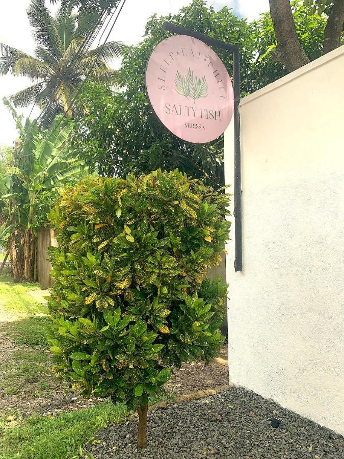 Salty Fish Mirissa Hotel Exterior foto